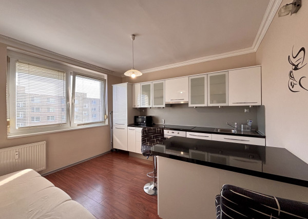 Ponúkame Vám na prenájom kompletne prerobený, zariadený 1 izbový byt v meste Nové Zámky