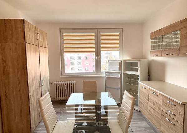 Ponúkame Vám na prenájom prerobený 1 izbový byt v Nových Zámkoch