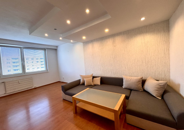 Ponúkame Vám na prenájom 2 izbový byt v meste Nové Zámky