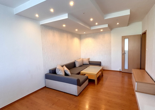 Ponúkame Vám na prenájom 2 izbový byt v meste Nové Zámky