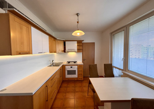 Ponúkame Vám na prenájom 2 izbový byt v meste Nové Zámky