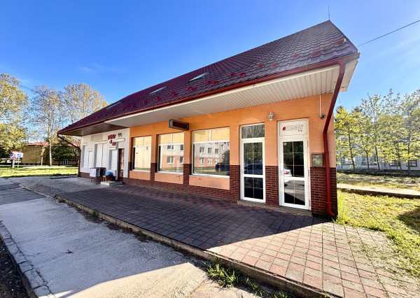 Ponúkame na predaj komerčný priestor nachádzajúci sa v meste Kolárovo