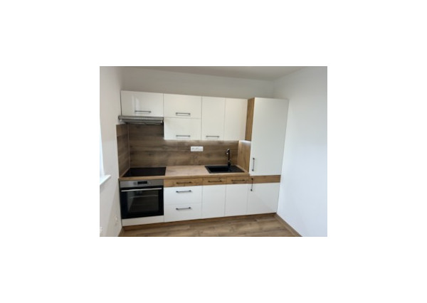 Predám 1-Izbový byt po čerstvej a kompletnej prerábky 40m² Nové Zámky