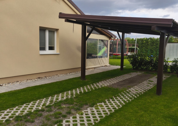 NA PREDAJ, Exkluzívne iba u Nás - 2- izbová Chata pri jazere, Oáza pokoja v Hurbanove