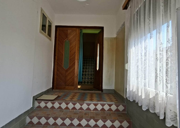 Predám poschodový Rodinný dom v obci Tvrdošovce