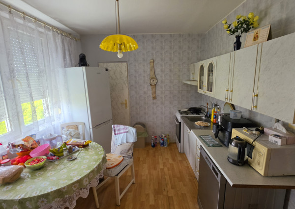 Na PREDAJ 4 izbový byt v lukratívnej časti mesta Nové Zámky