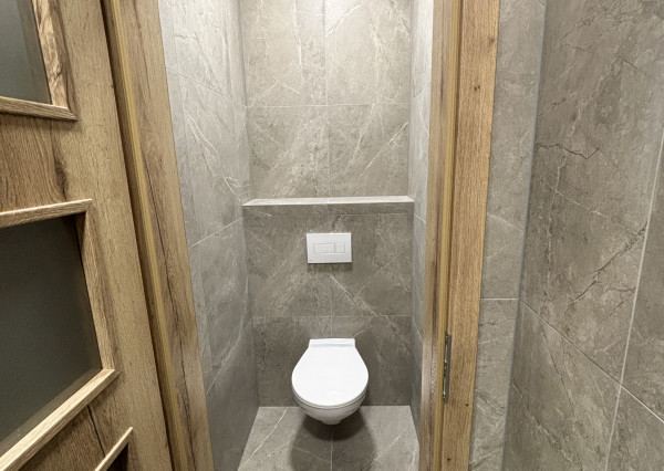 Ponúkame na dlhodobý prenájom  skladový priestor s kanceláriou v meste Štúrovo