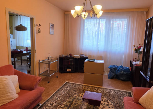 Predán 4- izbový byt 100m2  JUH Nové Zámky