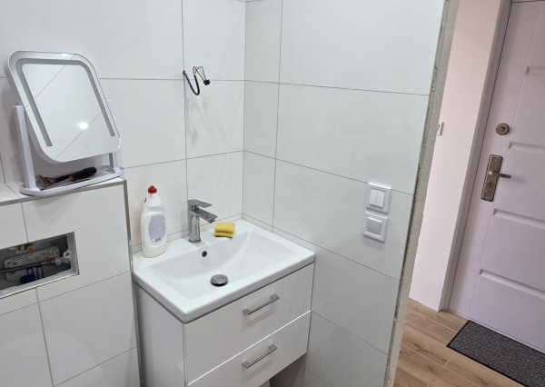 Ponúkam na predaj 1 izbový byt s Lodžiou Nové Zámky