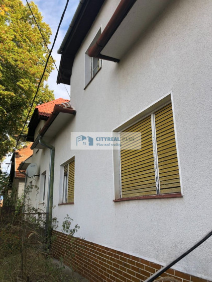 Na predaj starší dvojpodlažný rodinný dom v meste Nové Zámky - fotografia 2