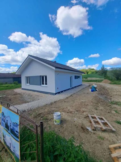 Znížená cena!Na predaj: 3-izbová novostavba len 9km od Podhájskej - fotografia 2