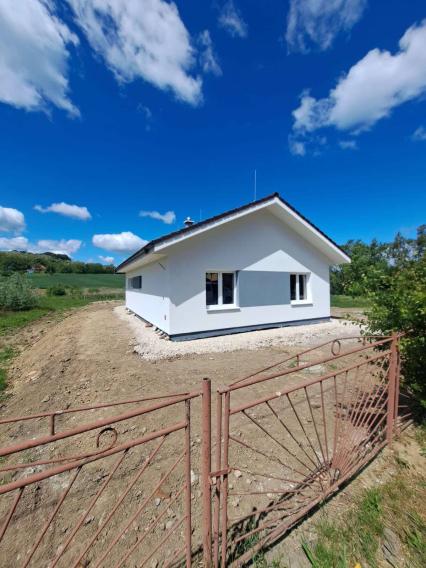 Znížená cena!Na predaj: 3-izbová novostavba len 9km od Podhájskej - fotografia 3