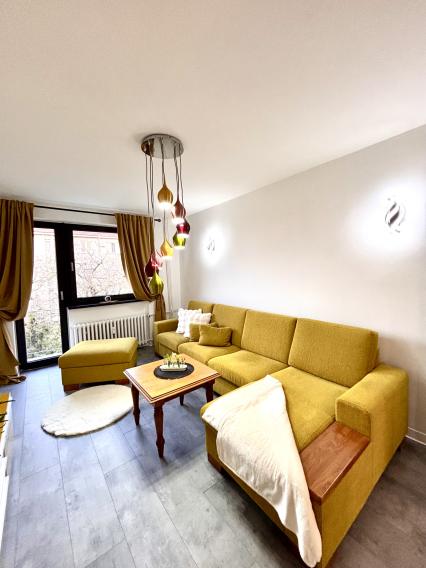 Výrazne znížená cena! Ponúkame Vám na prenájom kompletne prerobený, krásny 3 izbový byt v centre mesta Nové Zámky - fotografia 2