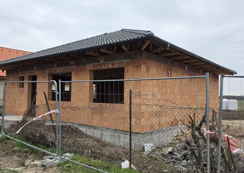 NOVINKA Ponúkam na predaj 4 izbovú NOVOSTAVBU v obci ANDOVCE - fotografia 1