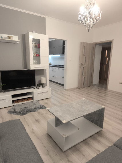 REZERVOVANÉ, Priestranný 3-izbový byt po kompletnej rekonštrukcii v Hurbanove - fotografia 1