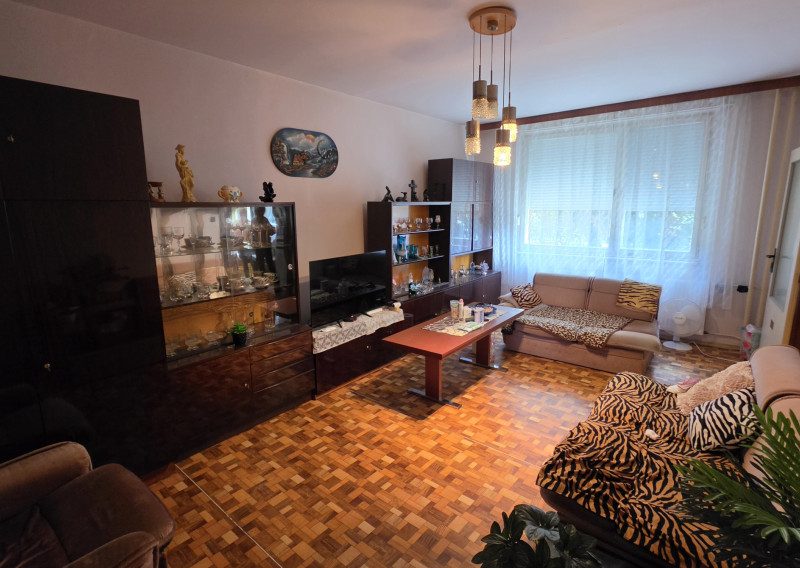 NOVINKA Na PREDAJ 3- Izbový byt S.H. VAJANSKÉHO NOVÉ ZÁMKY - fotografia 3